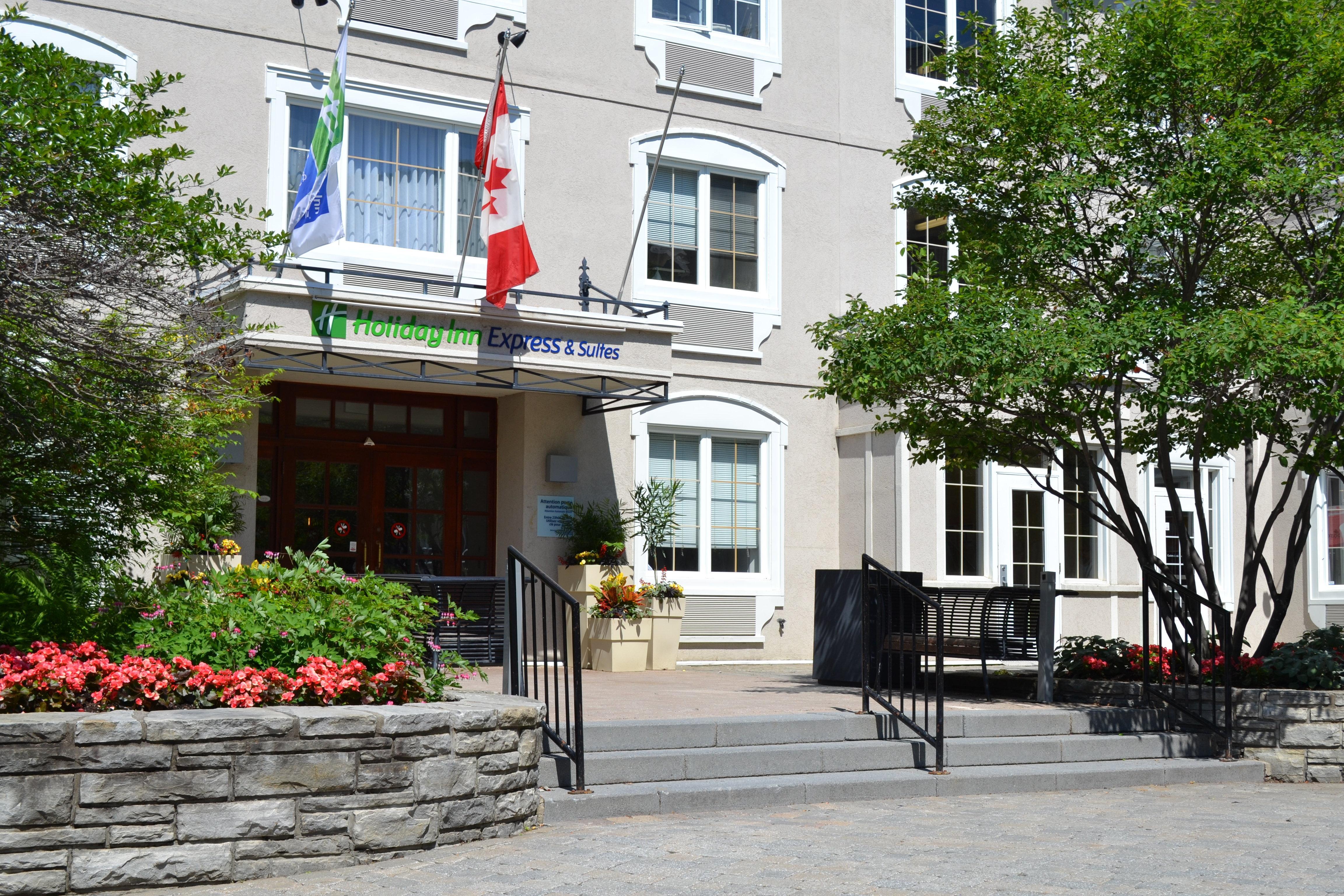 Holiday Inn Express & Suites Tremblant By Ihg Mont-Tremblant Exteriör bild
