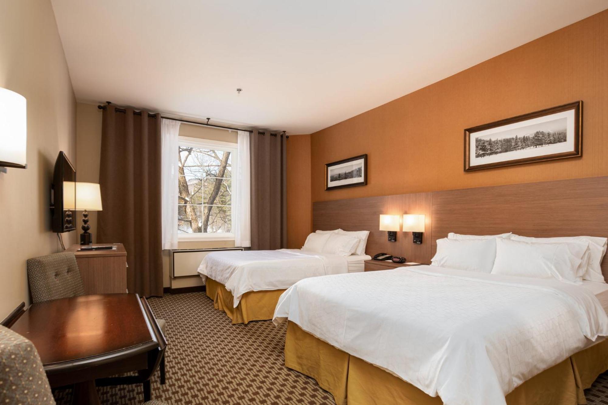 Holiday Inn Express & Suites Tremblant By Ihg Mont-Tremblant Exteriör bild