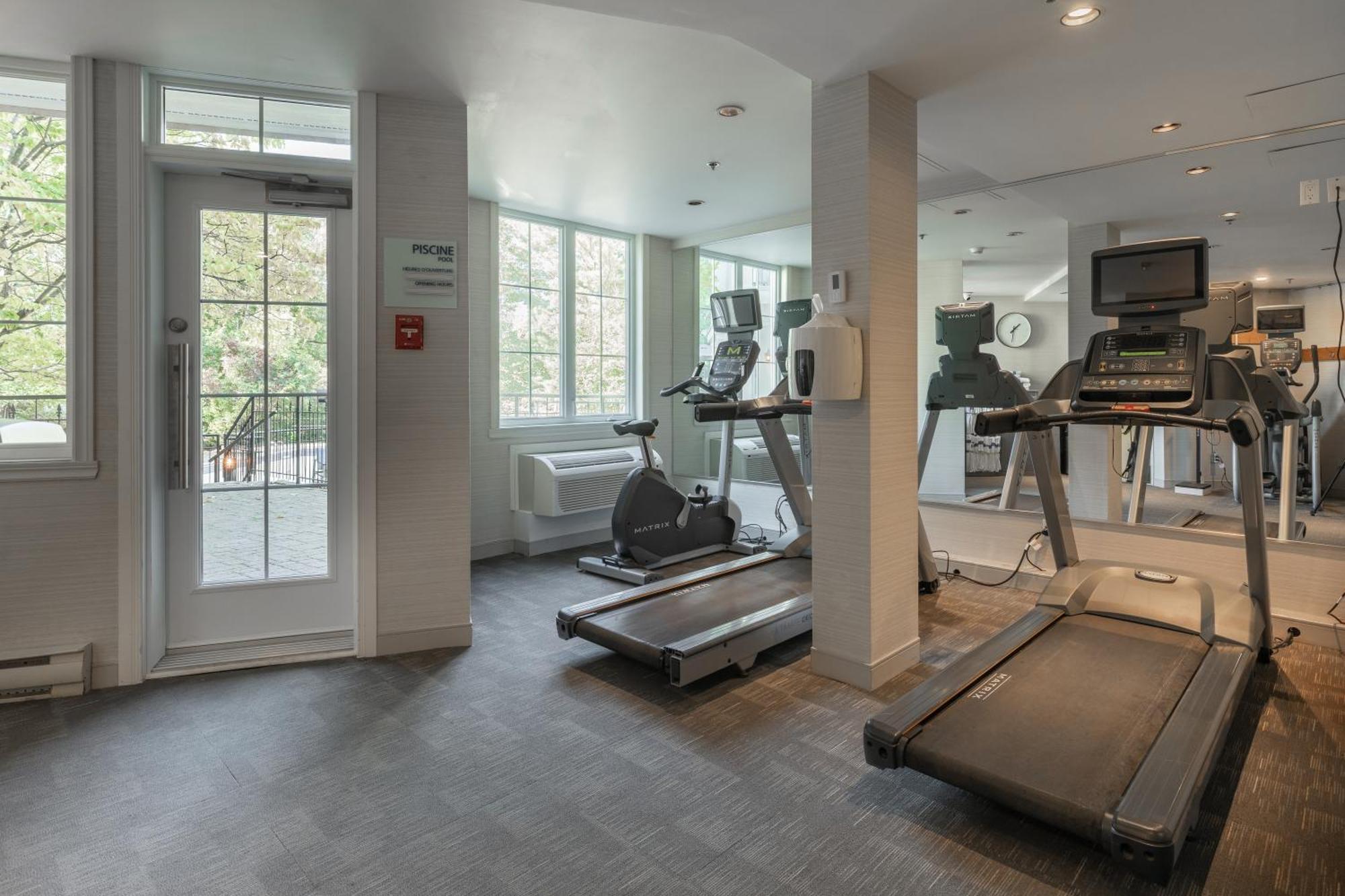 Holiday Inn Express & Suites Tremblant By Ihg Mont-Tremblant Exteriör bild