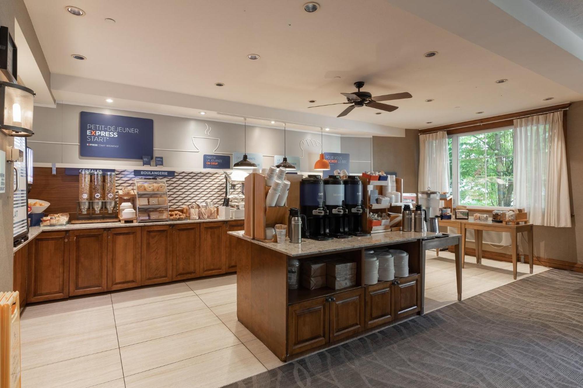 Holiday Inn Express & Suites Tremblant By Ihg Mont-Tremblant Exteriör bild