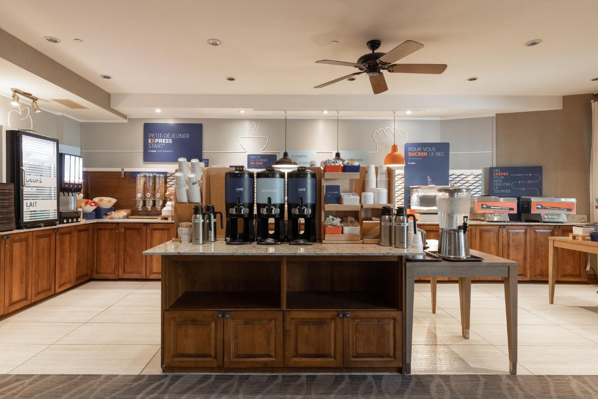 Holiday Inn Express & Suites Tremblant By Ihg Mont-Tremblant Exteriör bild