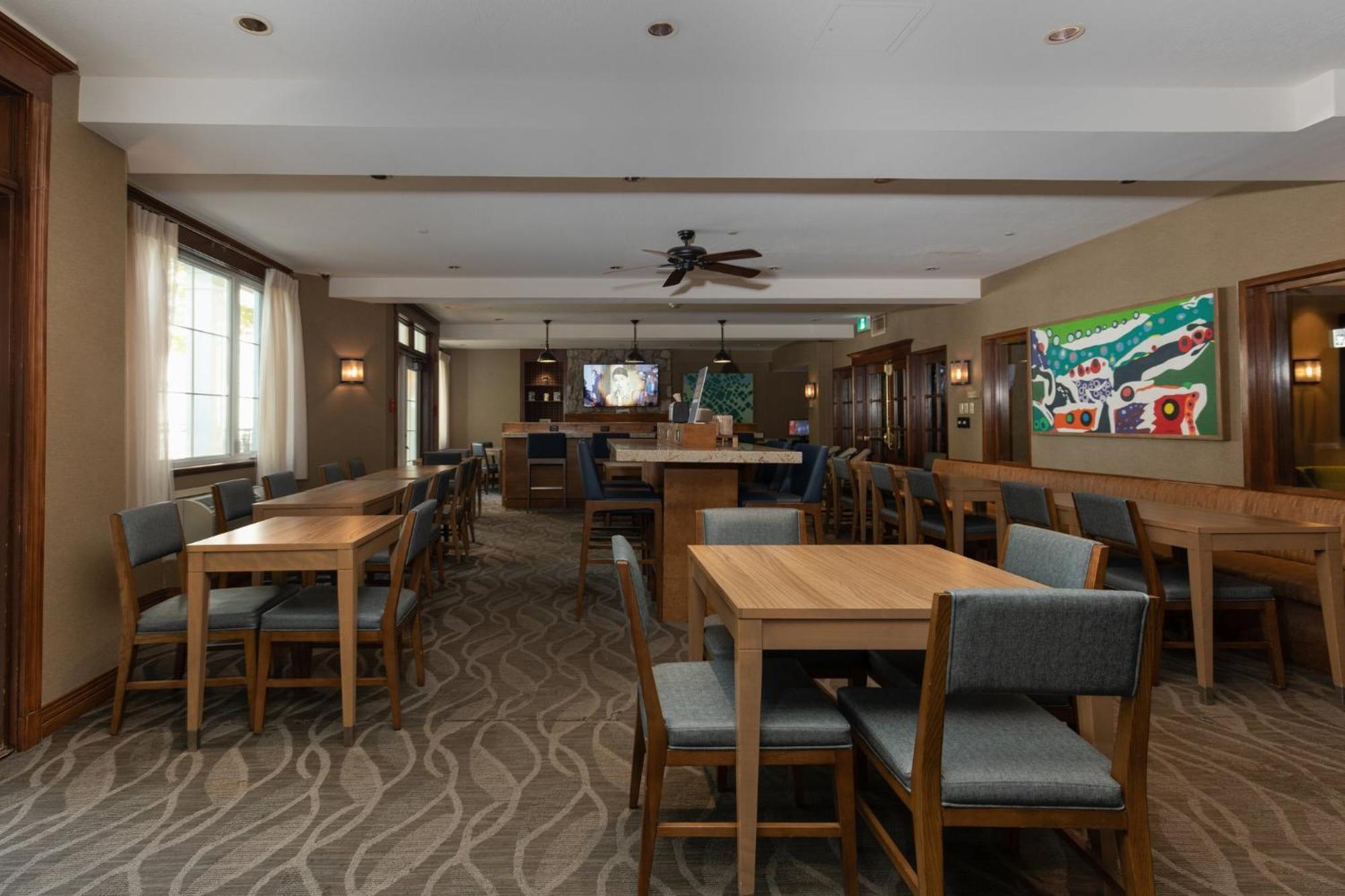 Holiday Inn Express & Suites Tremblant By Ihg Mont-Tremblant Exteriör bild