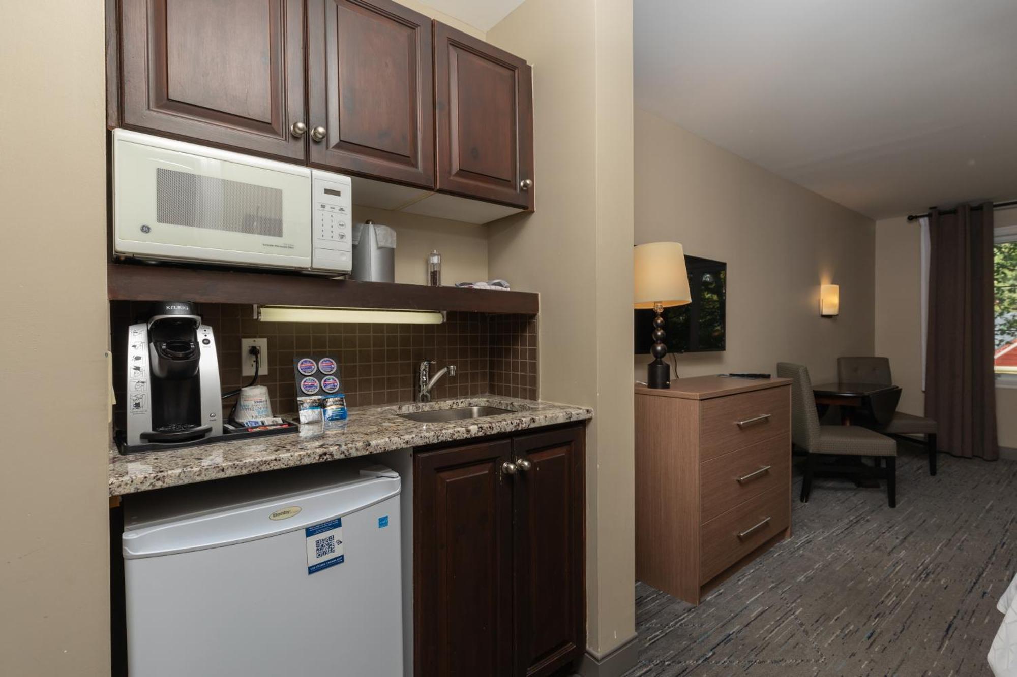Holiday Inn Express & Suites Tremblant By Ihg Mont-Tremblant Exteriör bild